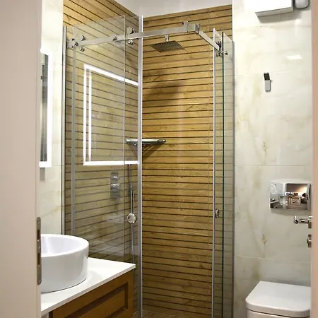 Luxury شقة تيرانا